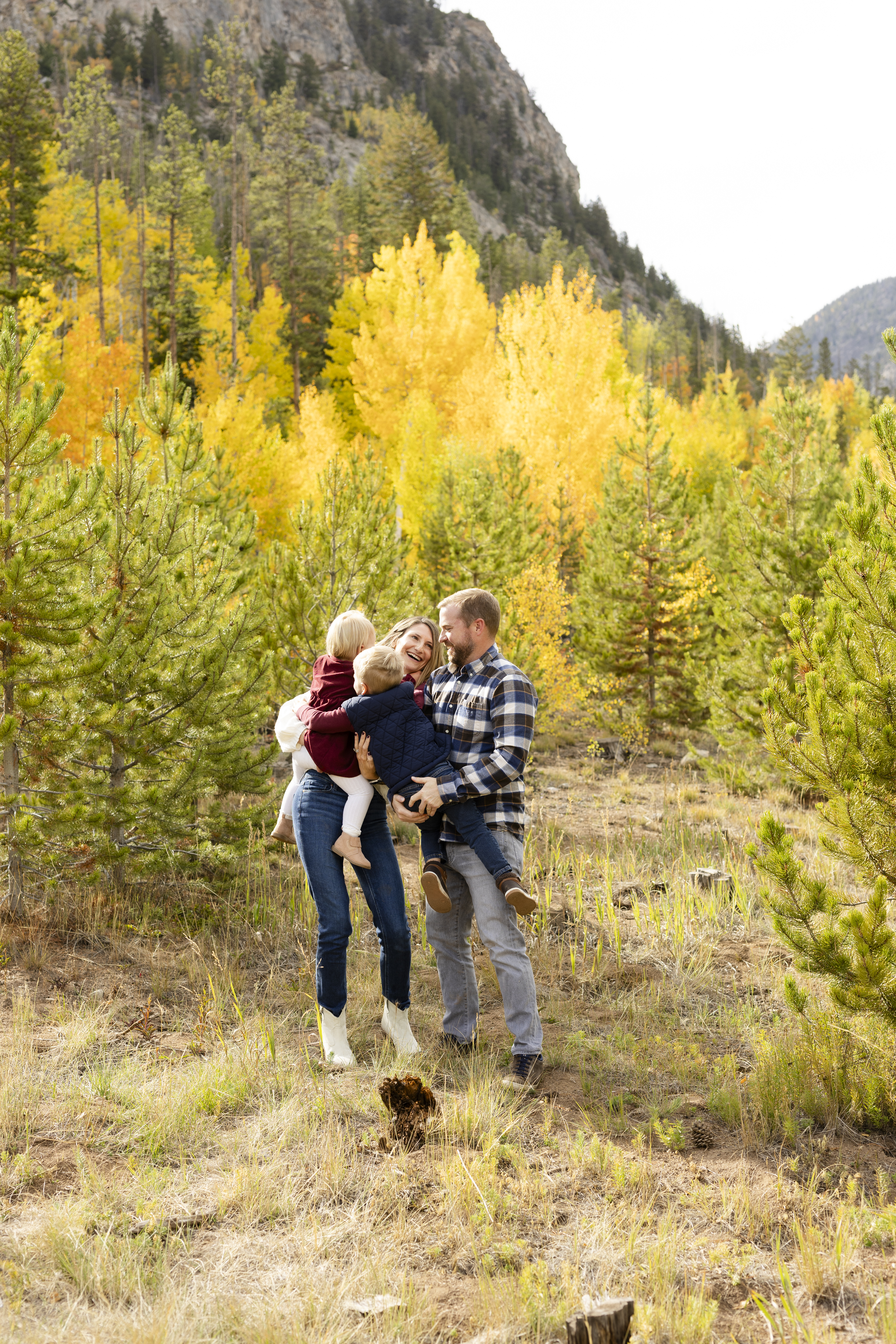 H Family {Rainbow Lakes Trailhead}